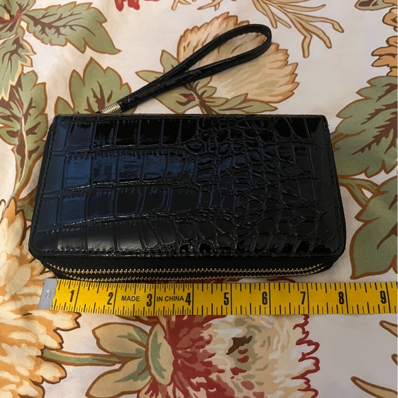 NWOT Croc Wristlet Wallet Black Vegan - Picture 8 of 8